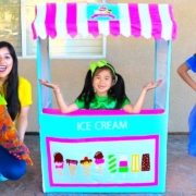 Wendy-Jannie-Pretend-Play-with-Giant-Ice-Cream-Cone-Cart-Store-Kids-Toy