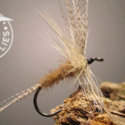 Fly-Tying-the-Red-Fox-Catskill-style-dry-fly-pattern